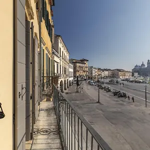 Apartament Palazzo Carpediem-prato Della Valle, Padwa